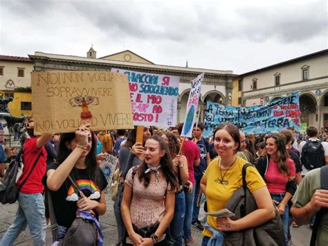 Sciopero Del Clima A Firenze Fridays For Future In Piazza Il 23 Settembre