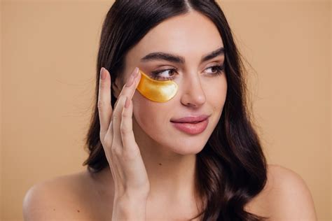 Premium Photo Woman Standing Naked Isolated Looking Camera Take Care Of Her Skin With Under