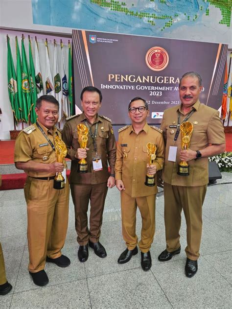 Pj Gubernur NTT Bersama 3 Bupati Dari NTT Raih Penghargaan Innovative