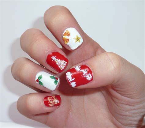 Soph Lou's: NAILS | CHRISTMAS NAIL ART*