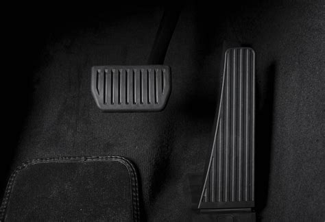 How can motor skill learning be accelerated in young athletes through