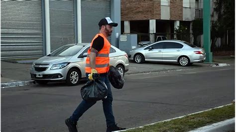 Un Intendente Sali A Juntar La Basura Con Los Empleados