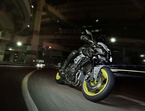 Yamaha MT Phiên bản naked bike của siêu mô tô YZF R