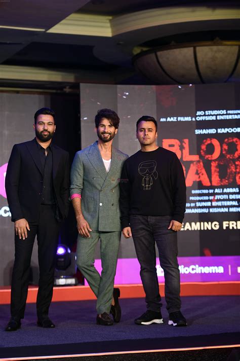 Shahid Kapoor Ali Abbas Zafar Himanshu Kishan Mehra At The Trailer