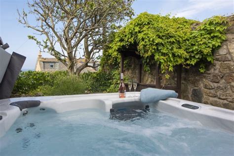 Cornwall Coastal Cottages with Hot Tubs | Hot Tub Holidays