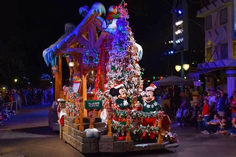 When Do Disneyland Decorate For Christmas | Billingsblessingbags.org