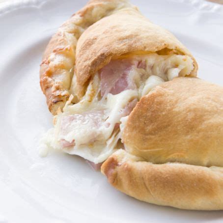 Calzone Al Forno Con Prosciutto E Mozzarella Ricetta Food Blog