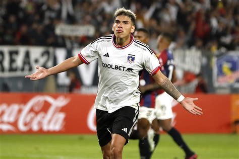 En Colo Colo festejan Carlos Palacios destaca en importante ránking de