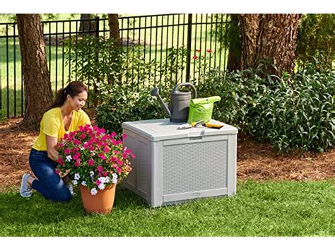 Rubbermaid Outdoor Deck Box