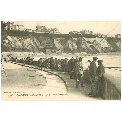 carte postale ancienne 64 BIARRITZ Pêcheurs à la Ligne Côte des