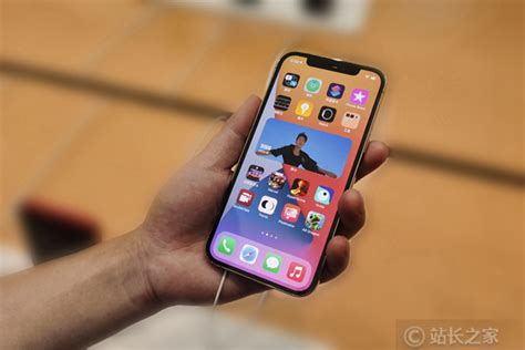 苹果iphone14屏幕是多大的 灵动岛截图会带刘海黑条吗？