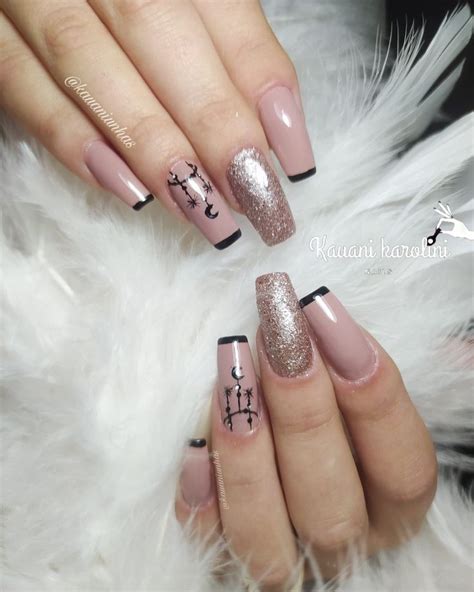 Unha Nude E Preto Decorada Nails Beauty