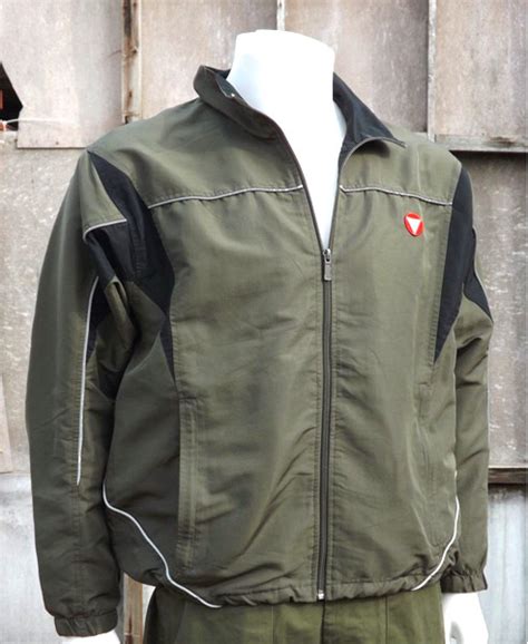 Куртка спортивная австрийская армейская.