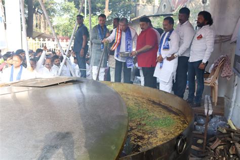 डॉ बाबासाहेब आंबेडकर यांच्या जयंतीदिनी ५ हजार किलो मिसळ व १ लाख