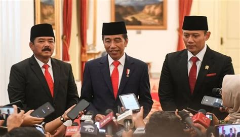 Jokowi Resmi Lantik Hadi Tjahjanto Jadi Menko Polhukam Dan Ahy Jadi