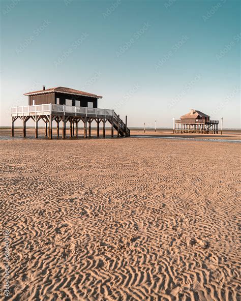 Bassin D Arcachon Cabanes Tchanqu Es Stock Photo Adobe Stock