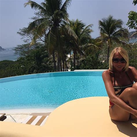 Laura Bozzo No Se Cansa De Presumir De Su Figura En Bikini A Sus