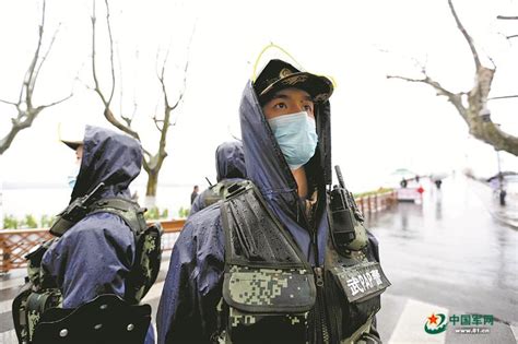 连线武警浙江总队杭州支队某中队：断桥边那些绿色的身影