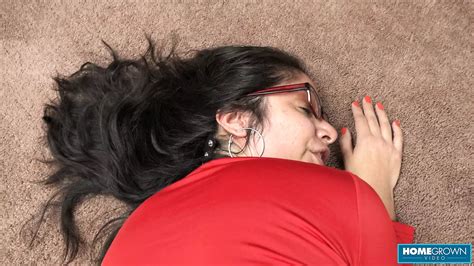 Strebsame Latina Lucy Sonnenblumen Muschi Spielt Vor Hartem Ficken XHamster