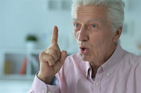 Premium Photo Close Up Portrait Of Thoughtful Senior Man Has An Idea