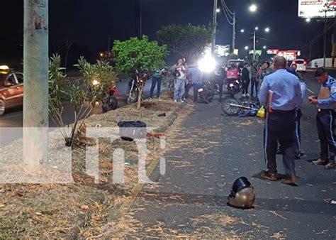 Motociclista Fallece Tras Impactar Contra Un Poste En La Pista