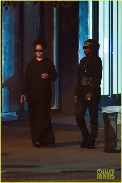 Rihanna A AP Rocky Go For Stroll In NYC At 4 In The Morning Photo