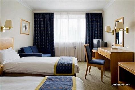 Gatwick Holiday Inn | Unbeatable Hotel Prices for Gatwick Airport