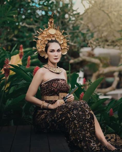 5 Potret Luna Maya Makin Memesona Di Ulang Tahun Ke 38 Queen Of The