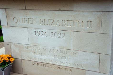 Photos Corgis And Queen In Bronze Brits Honour Elizabeth Ii S Th