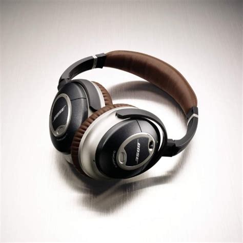 Bose Quietcomfort 15 Acoustic Noise Cancelling Headphones Limited