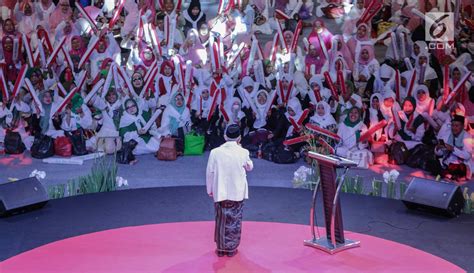 Foto Arus Baru Muslimah Ikrar Menangkan Jokowi Maruf Di Pilpres 2019