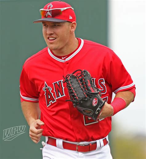 What Pros Wear Mike Trout's New Rawlings Glove, the PROSMT27