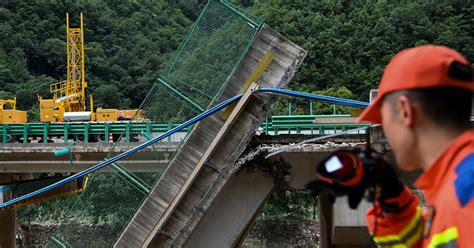 11 Dead, Dozens Missing After Bridge Collapse In China | HuffPost Latest News