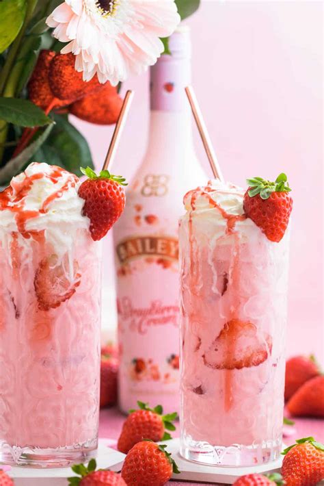 Baileys Strawberries And Cream Pink Mudslide Recipe Sugar Cloth