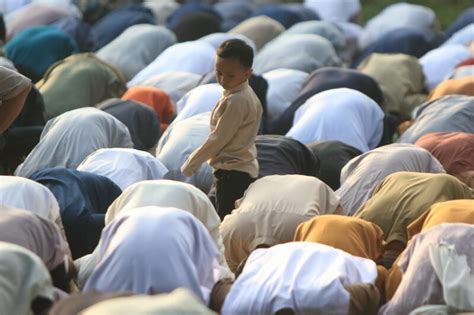 Solat Idul Fitri Di Bandung Diikuti Ribuan Jamaah Tugubandung Id