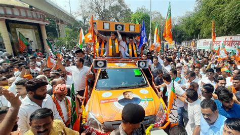 Lok Sabha Elections Bjp Turns Nitin Gadkaris Nomination Filing Into