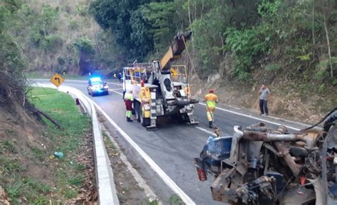 Serra Das Araras Tem Faixa Liberada Onde Ocorreu Tombamento Cidades