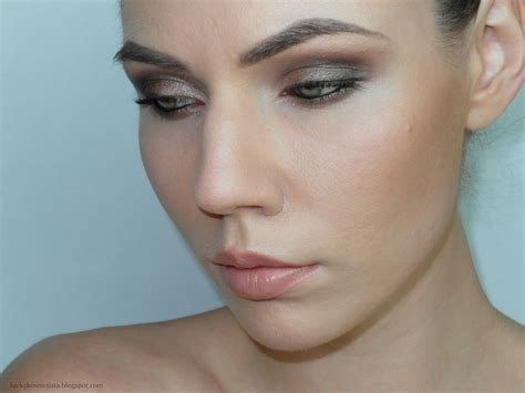 Lucky Kosmetista Naked Make Up Tutorial Sidecar Vs Hustle