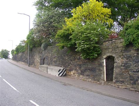 Buttressed Retaining Wall Wakefield © Humphrey Bolton Geograph