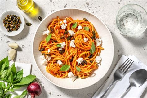 Volkoren Pasta Met Geroosterde Paprikasaus En Geitenkaas Recept