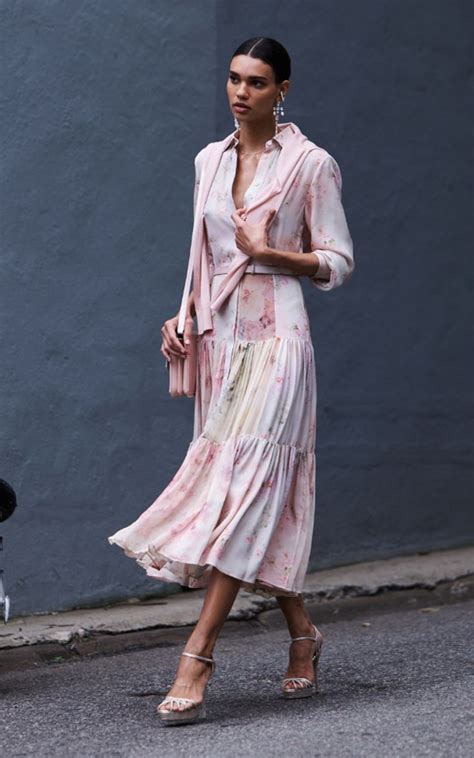 Diện váy áo hồng nude thổi bùng sắc xuân hè quyến rũ với Ralph Lauren