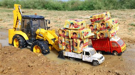 Mahindra Bolero Accident Deep Pit Pulling Out JCB 5CX ParleG Loading