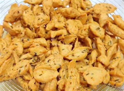 Resep Kue Bawang Yang Gurih Dan Renyah Cocok Untuk Isi Toples Lebaran