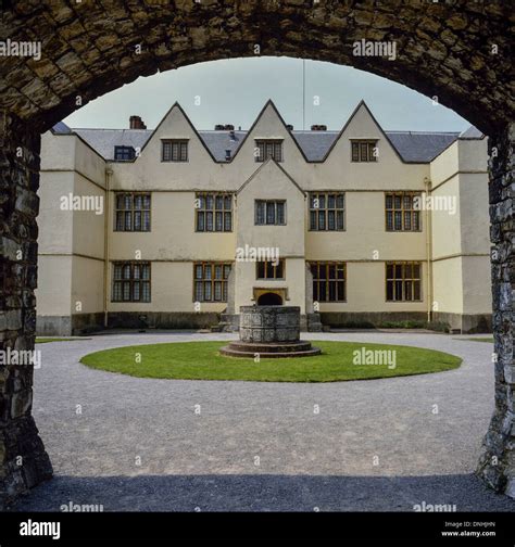 St Fagans Castle and Gardens, National History Museum. Amgueddfa Werin ...