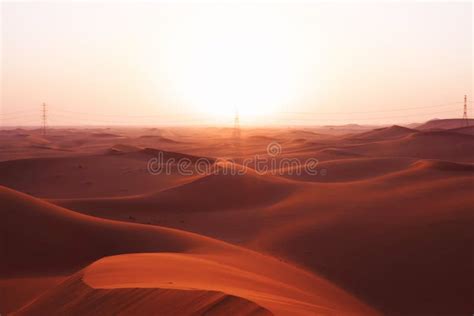 Sunrise on the Red Sand Dunes of the Arabian Desert in Riyadh, Saudi ...