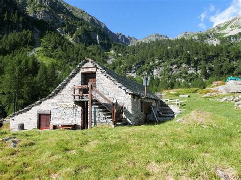 Baita Chalet In Vendita A Varzo Ossola Verbano Cusio Ossola