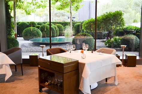 Aqua restaurant review — WBP Stars