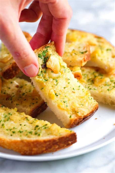 Easy Roasted Garlic Bread Recipe