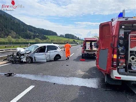 Stmk Auto nach Kollision zwischen Mautern und Kammern von A 9 gestürzt