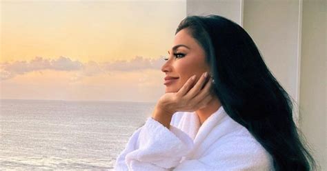 Nicole Scherzinger Strips Down Naked In A Robe For Sultry Sunset Selfi